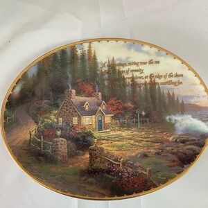 Thomas Kinkades Guiding Lights “Pine Cove Cottage” Plate (EN)